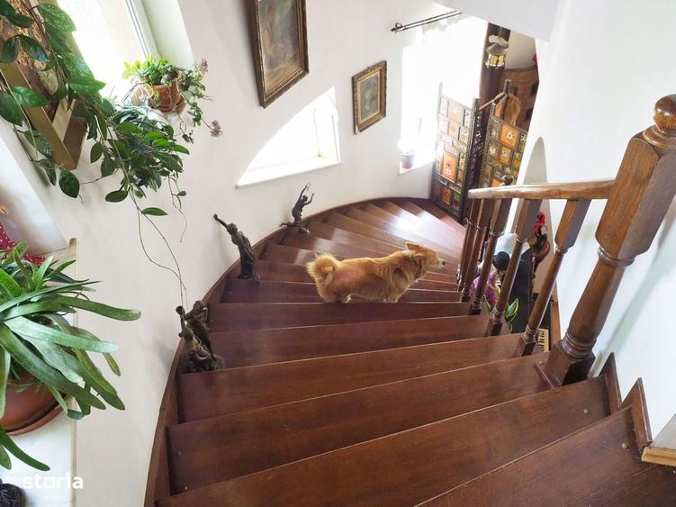 Casă cu 4 camere cu Teren 1798 Mp în Izvorani