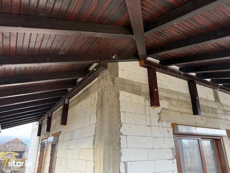 Casă cu 6 camere cu Teren 688 Mp în UTA