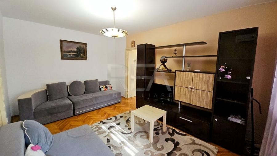 Apartament cu 3 camere semidecomandat, mobilat în Jiului