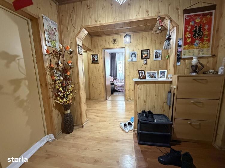 Apartament cu 4 camere decomandat în Central