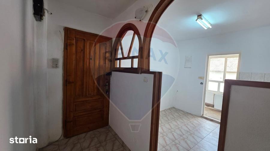 Apartament cu 2 camere decomandat în Vitrometan