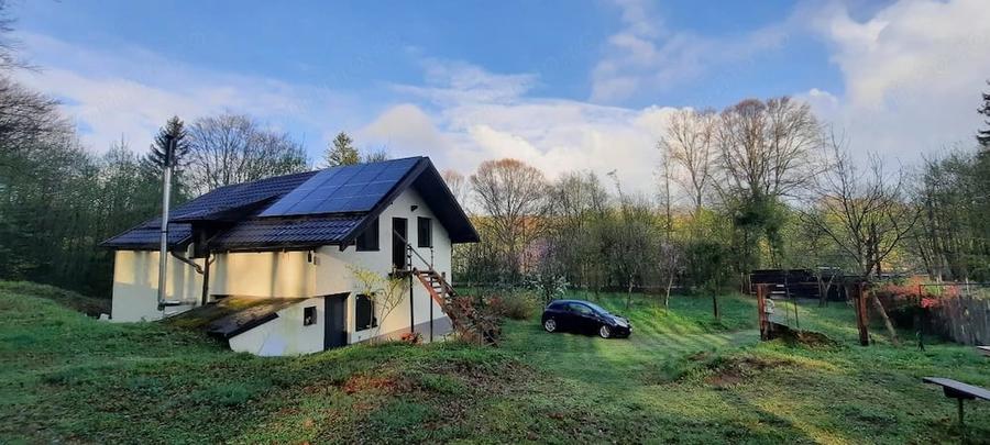 Casă cu 4 camere cu Teren 800 Mp în Central
