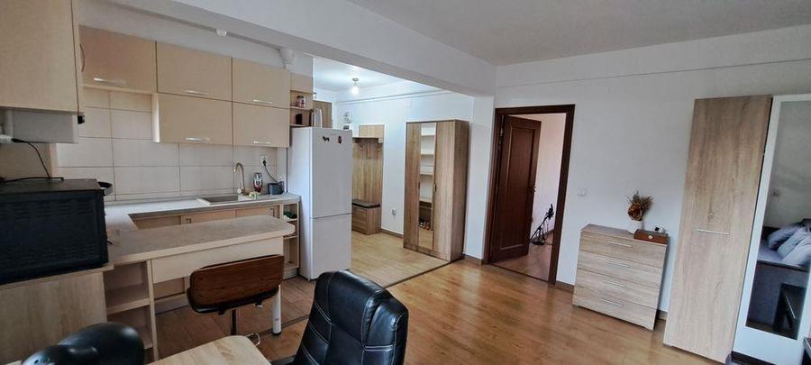 Apartament cu 2 camere decomandat în Podu Roș