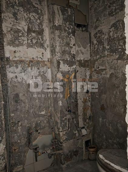 Apartament cu 4 camere decomandat în Vest