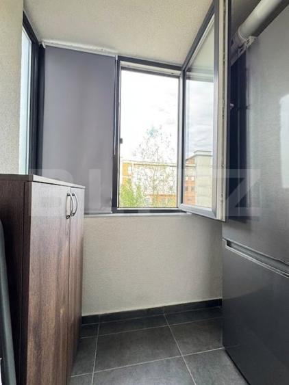 Apartament cu 3 camere semidecomandat, mobilat în Florești