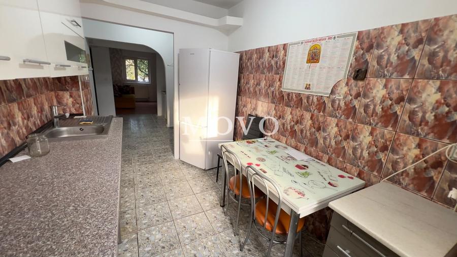 Apartament cu 3 camere decomandat, mobilat în Lipovei
