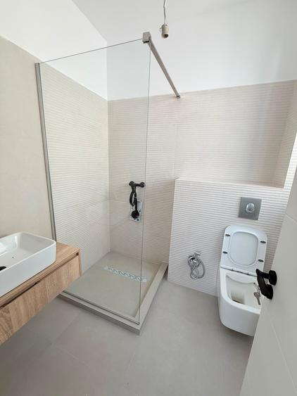 Casă individuală cu 4 camere cu Teren 220 Mp în Prelungirea Ghencea