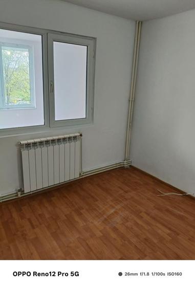 Apartament cu 4 camere semidecomandat în Central