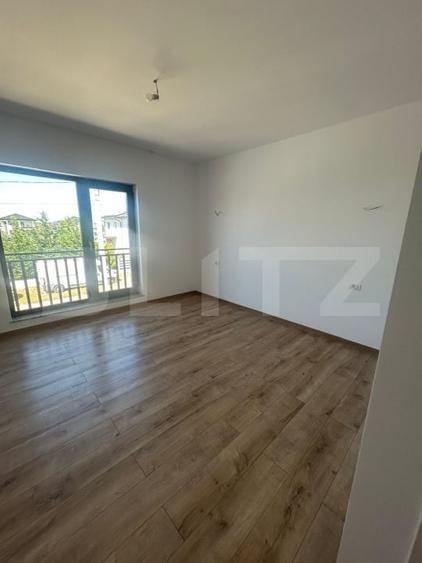 Casă individuală cu 8 camere cu Canalizare în Crevedia
