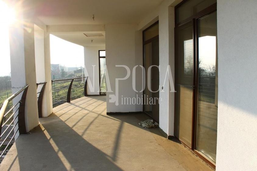 Casă individuală cu 6 camere cu Canalizare în Iris