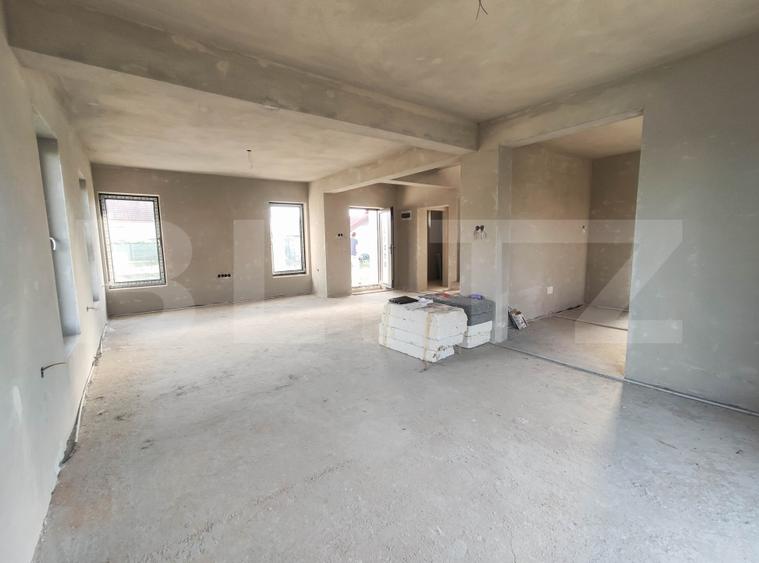 Casă individuală cu 6 camere cu Teren 525 Mp în Păulești