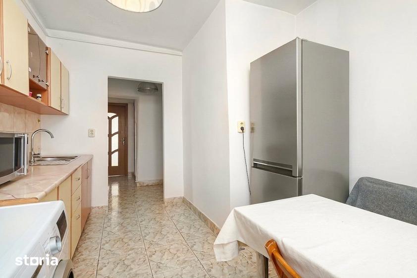 Apartament cu 3 camere decomandat în Rahova