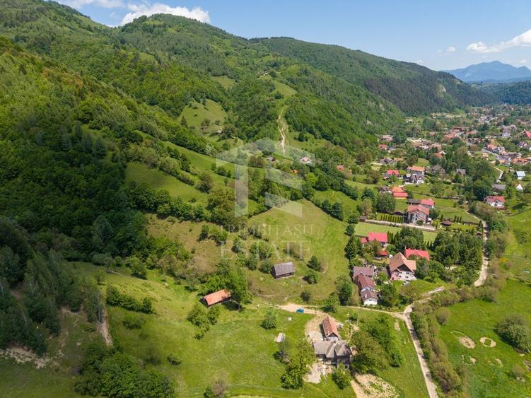 Teren Construcții intravilan de 11381 mp, în Moieciu