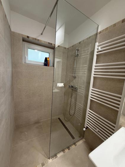 Apartament cu 3 camere decomandat în Girocului
