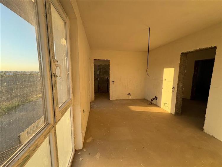 Casă cu 5 camere cu Teren 450 Mp în Domnești