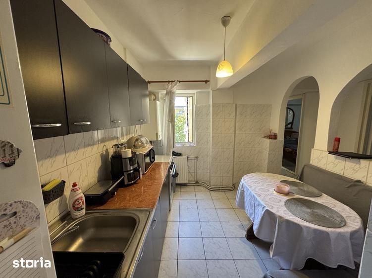 Apartament cu 3 camere decomandat în Micro 16