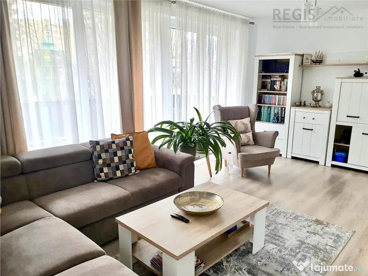 Apartament cu 3 camere decomandat în Sud
