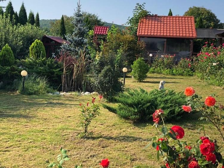 Casă cu 4 camere în Gârleni