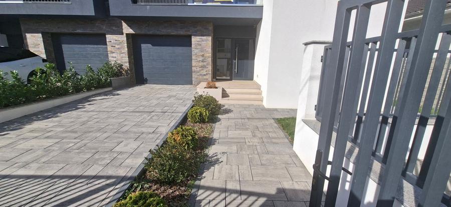 Duplex cu 5 camere cu Canalizare în Dumbrăvița