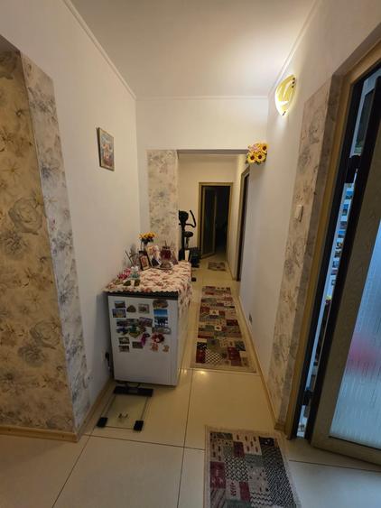 Apartament cu 3 camere decomandat în Brotăcei
