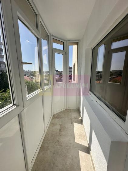Apartament cu 4 camere semidecomandat în Ștefan cel Mare