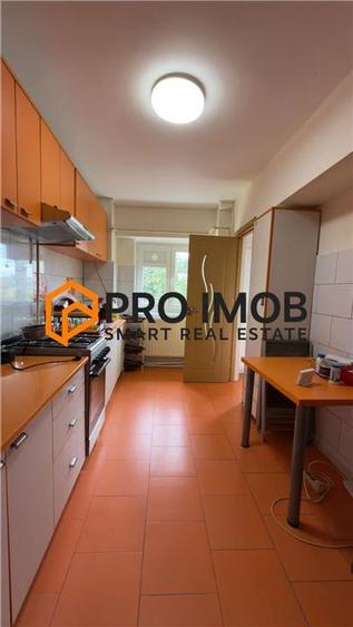 Apartament cu 3 camere decomandat, mobilat în 1 Decembrie
