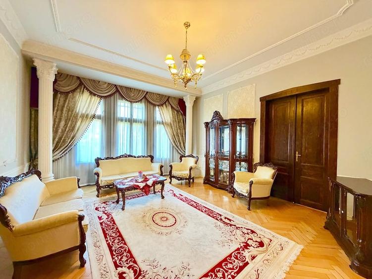 Apartament cu 3 camere semidecomandat în Sinaia