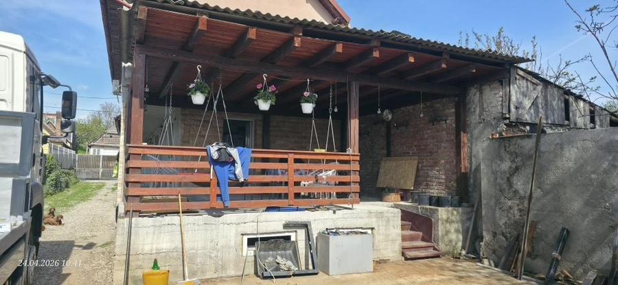Casă cu 4 camere în Central