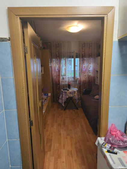 Apartament cu 2 camere semidecomandat în Tractorul