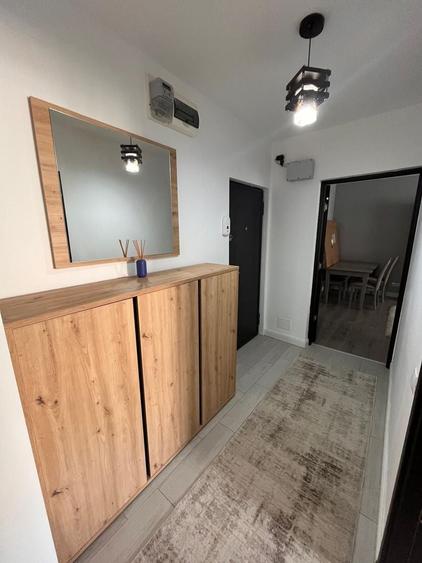 Apartament cu 3 camere decomandat, mobilat în Gorjului