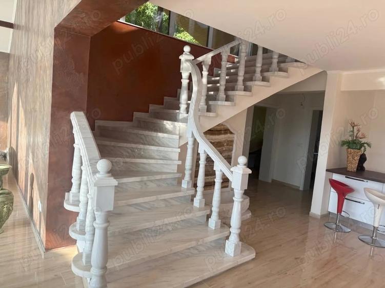 Casă cu 6 camere cu Teren 920 Mp în Slimnic