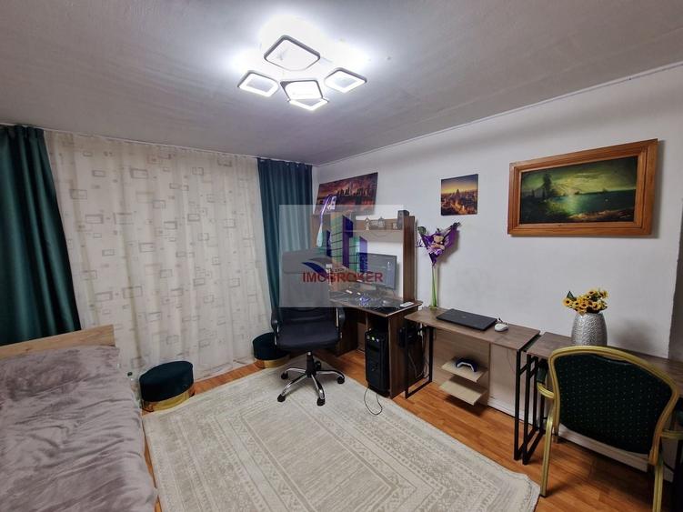 Casă individuală cu 6 camere cu Canalizare în Dealuri Oradea