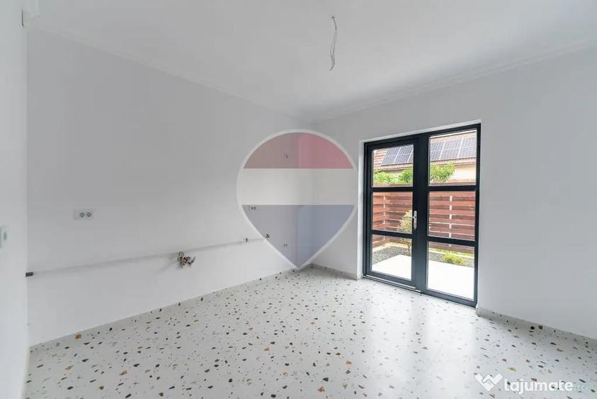 Casă cu 4 camere cu Teren 230 Mp în Central