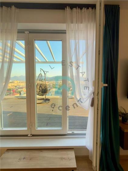 Apartament cu 3 camere decomandat în Tractorul