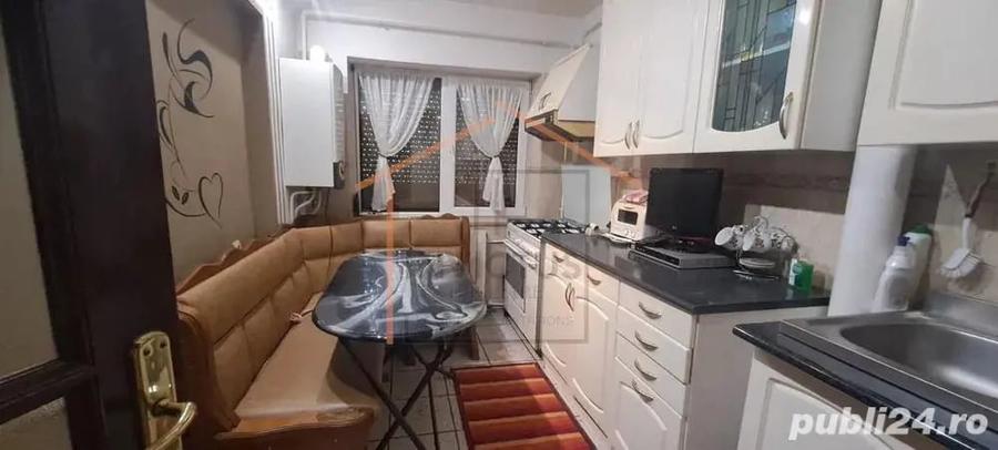 Apartament cu 3 camere decomandat în Gară