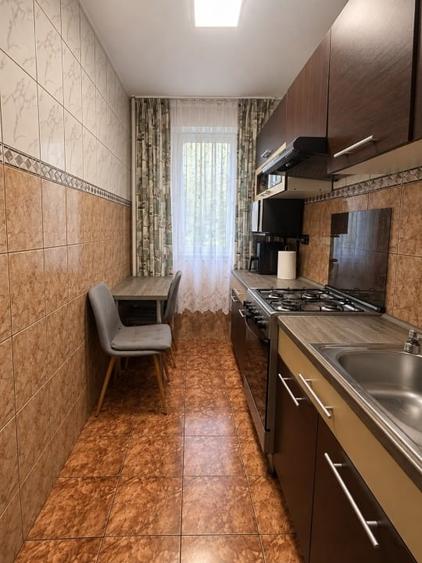 Apartament cu 3 camere semidecomandat, mobilat în Lujerului
