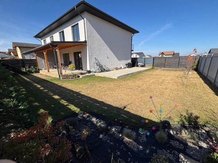 Casă individuală cu 4 camere cu Teren 400 Mp în Tărlungeni