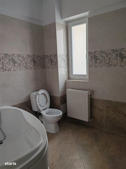 Apartament cu 3 camere semidecomandat în Uricani