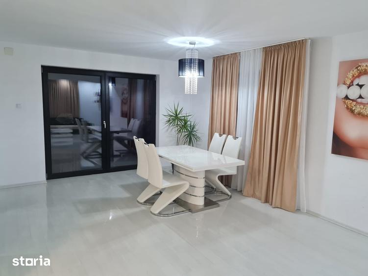 Casă cu 5 camere cu Teren 520 Mp în Ghiroda