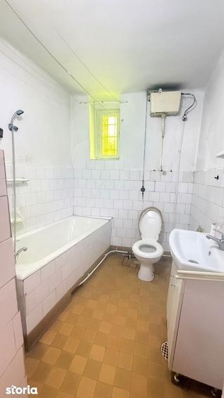 Casă cu 3 camere cu Canalizare în Ultracentral