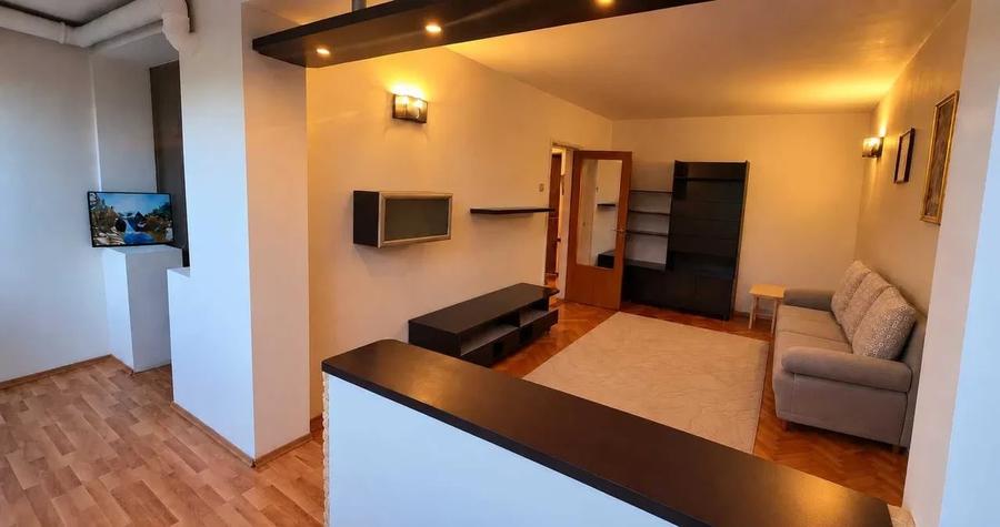 Apartament cu 3 camere decomandat, mobilat în Berceni