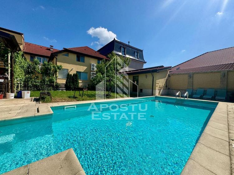 Casă individuală cu 16 camere cu Piscina în Ghirodei
