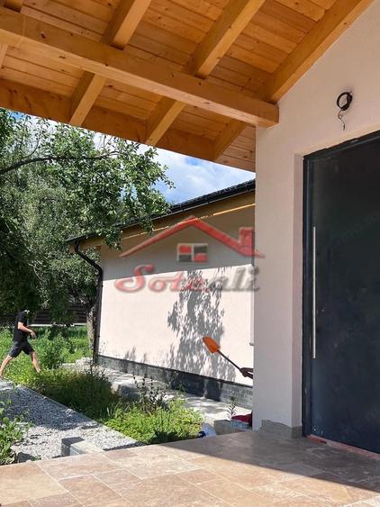 Casă cu 6 camere cu Teren 1030 Mp în Central