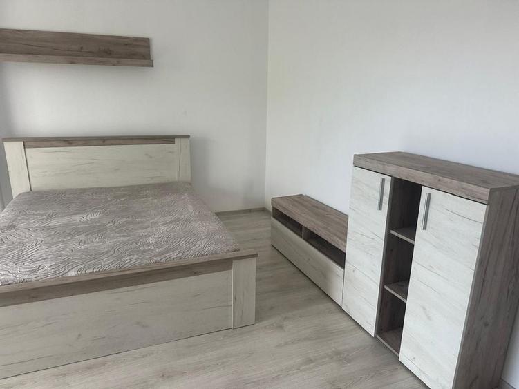 Persoana fizica inchiriez apartament 2 camere decomandat - 1