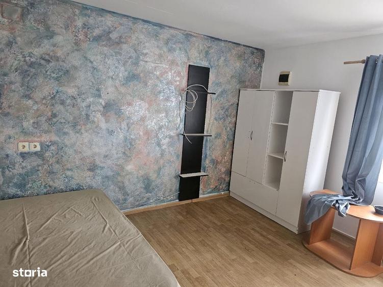 Casă cu 4 camere cu Teren 15000 Mp în Galata