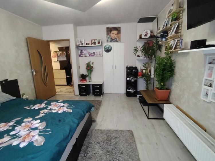 Apartament cu 2 camere decomandat în Florești