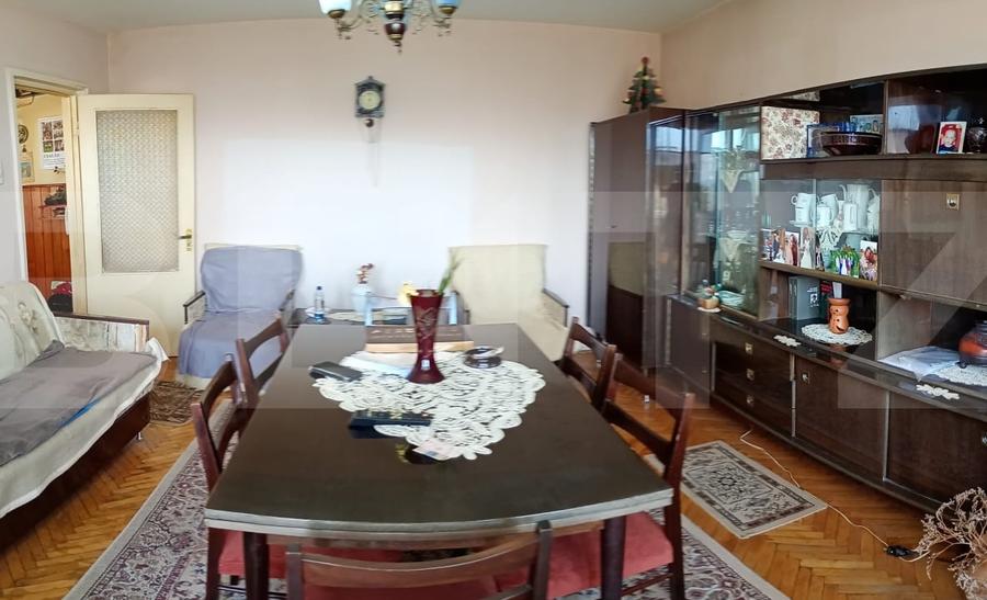 Apartament cu 3 camere semidecomandat în Simeria
