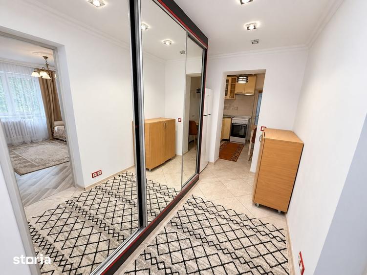Apartament cu 2 camere semidecomandat în Podu Roș