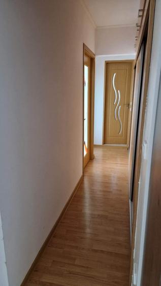 Apartament cu 3 camere decomandat în Exterior Vest