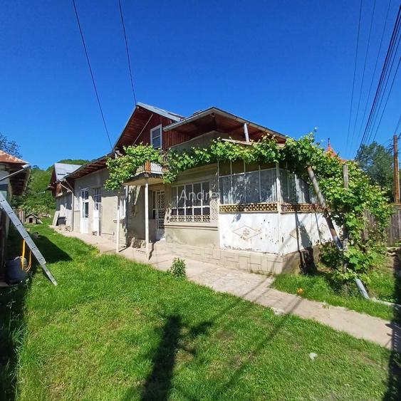 Casa de vanzare cu teren generos Miculesti, Pucioasa